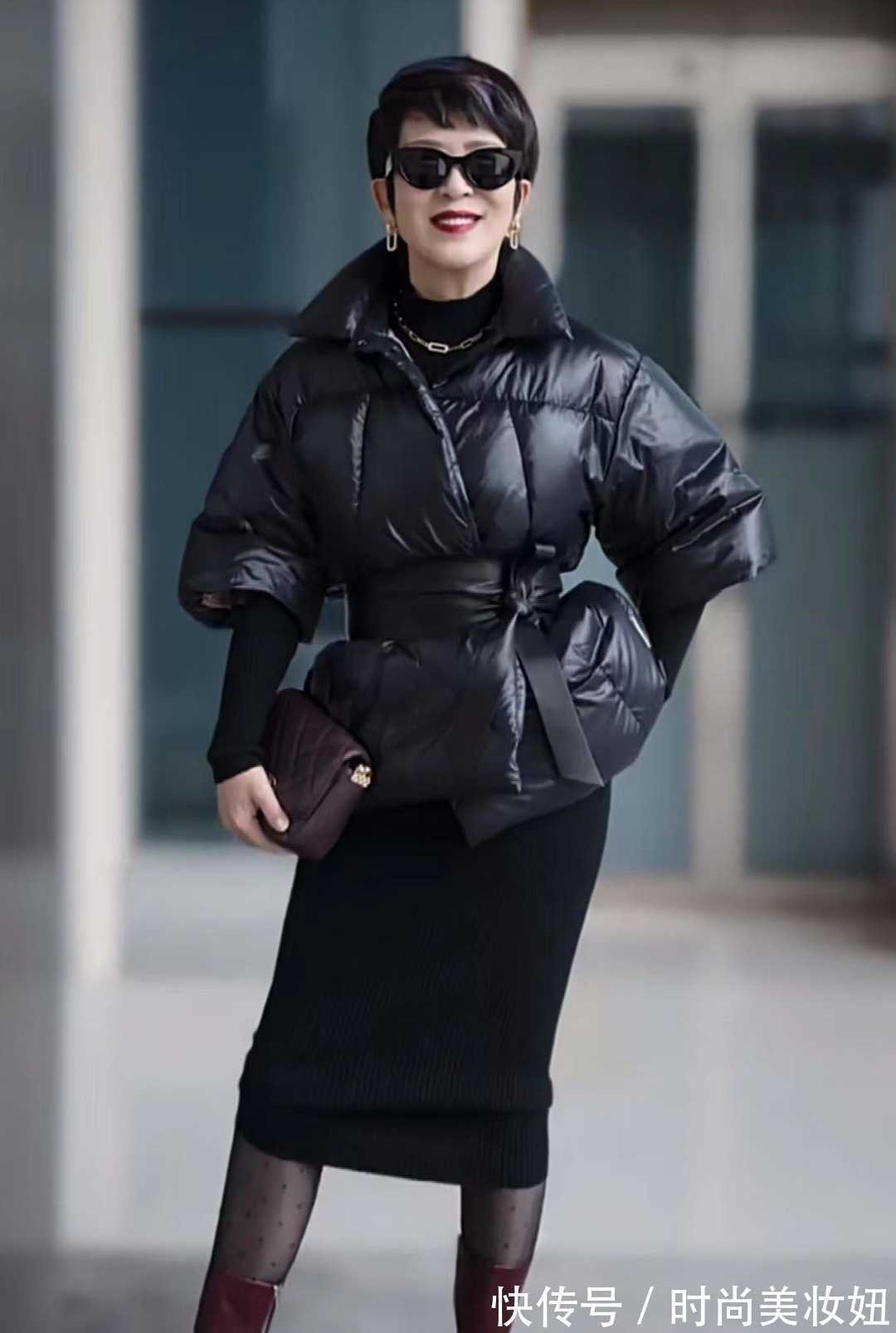 搭配|这位60岁奶奶太时髦了,穿搭简约高级显气质,比年轻人会穿