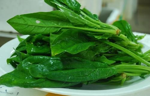 高血压、高血糖都”怕“此菜，老人们应常吃，健脑明目也在行