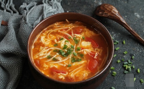  简单|冬天这个汤不能少，简单方便，暖心又暖胃