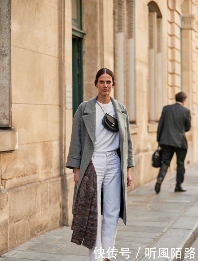 40岁穿衣要减龄,建议多穿这3件大衣,保暖显女神气质