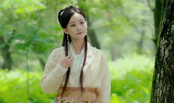 郭靖|黄蓉身穿软猬甲，为何与郭靖各种熊抱都没事？黄蓉无意间说出真相