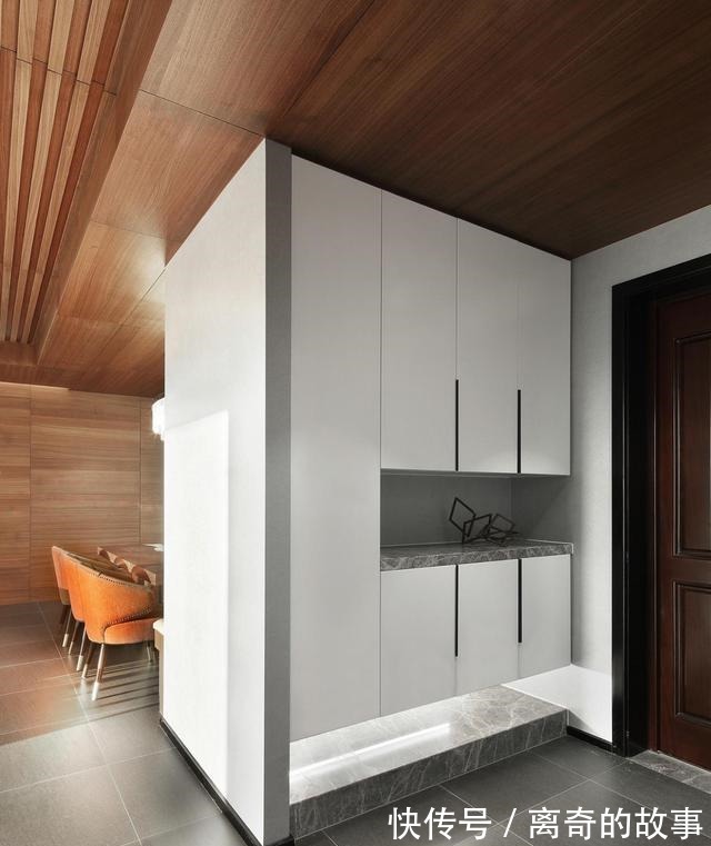 灰白蓝|虽然装修超了预算,依然喜欢木饰面吊顶,现代风格实拍图晒给你看!