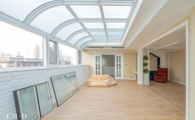 业主|花5000块把阳台改成弧形窗,这下顶楼多个阳光房,楼下业主干瞪眼