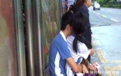 草莓印|15岁女儿脖子被“种草莓”，试纸检测发现怀孕，妈妈懊悔不已！