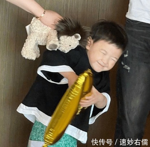 沈腾儿子近照曝光网友直呼可爱妻子年近40还要生二胎