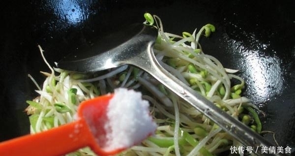 这菜9毛1斤,隔三差五吃一次,排出黑臭宿便,腰细了,色斑淡了