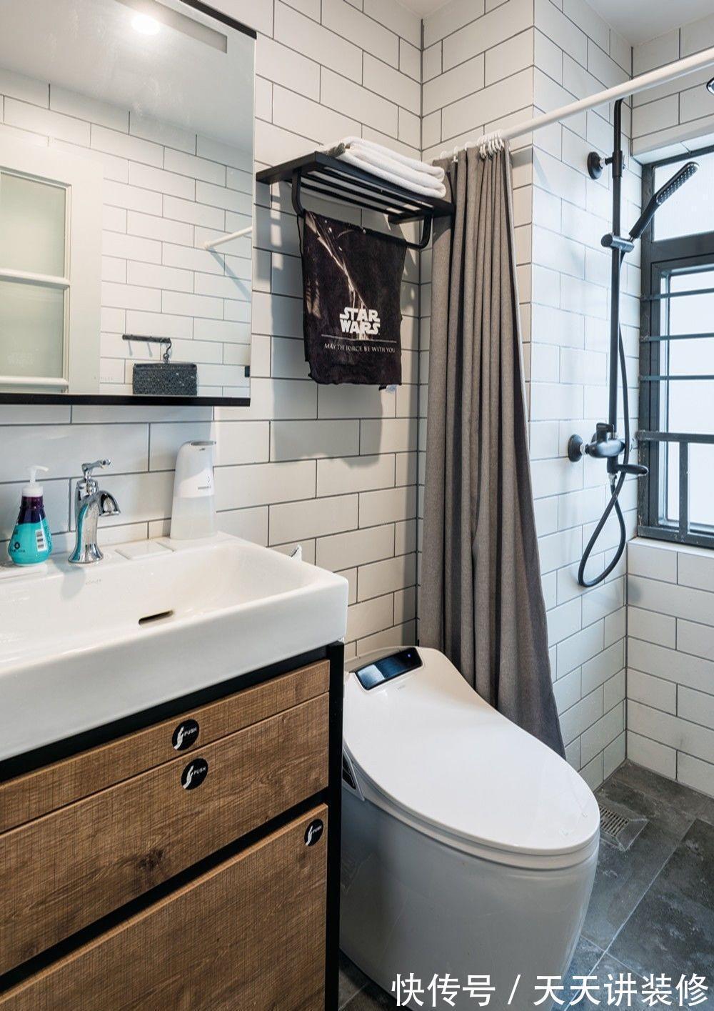 小星球|克莱因蓝加上亮丽黄,撞色的设计更为独特,满足我们对新家的设想