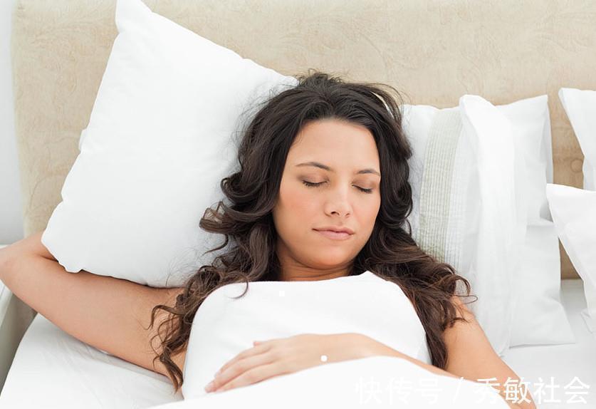 睡觉|孕妇不要这种姿势睡觉，对腹中胎儿影响很大，尤其第一种