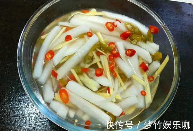 凉白开|泡萝卜最简单最快速做法,酸甜爽口,开胃下饭,当天泡当天吃