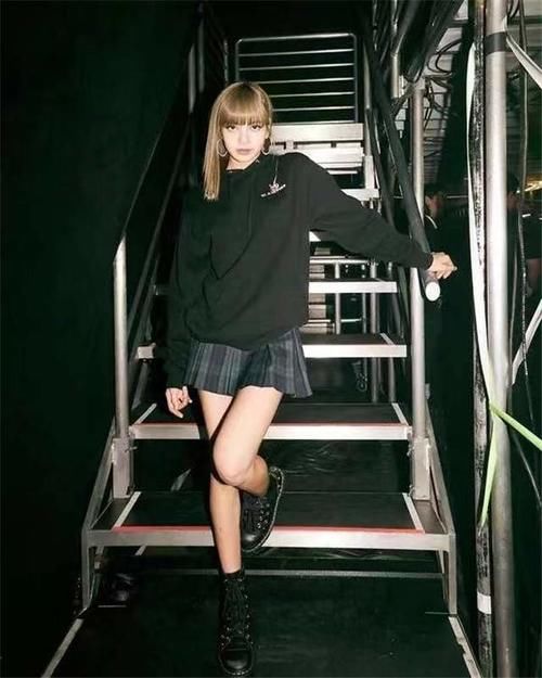 秋冬万能的阔腿裤,搭配什么鞋子才好看,这3款不容错过