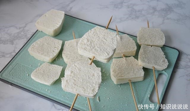  比炸馒头片还好吃的烤馍片，让你足不出户尝到烧烤摊的味道，香