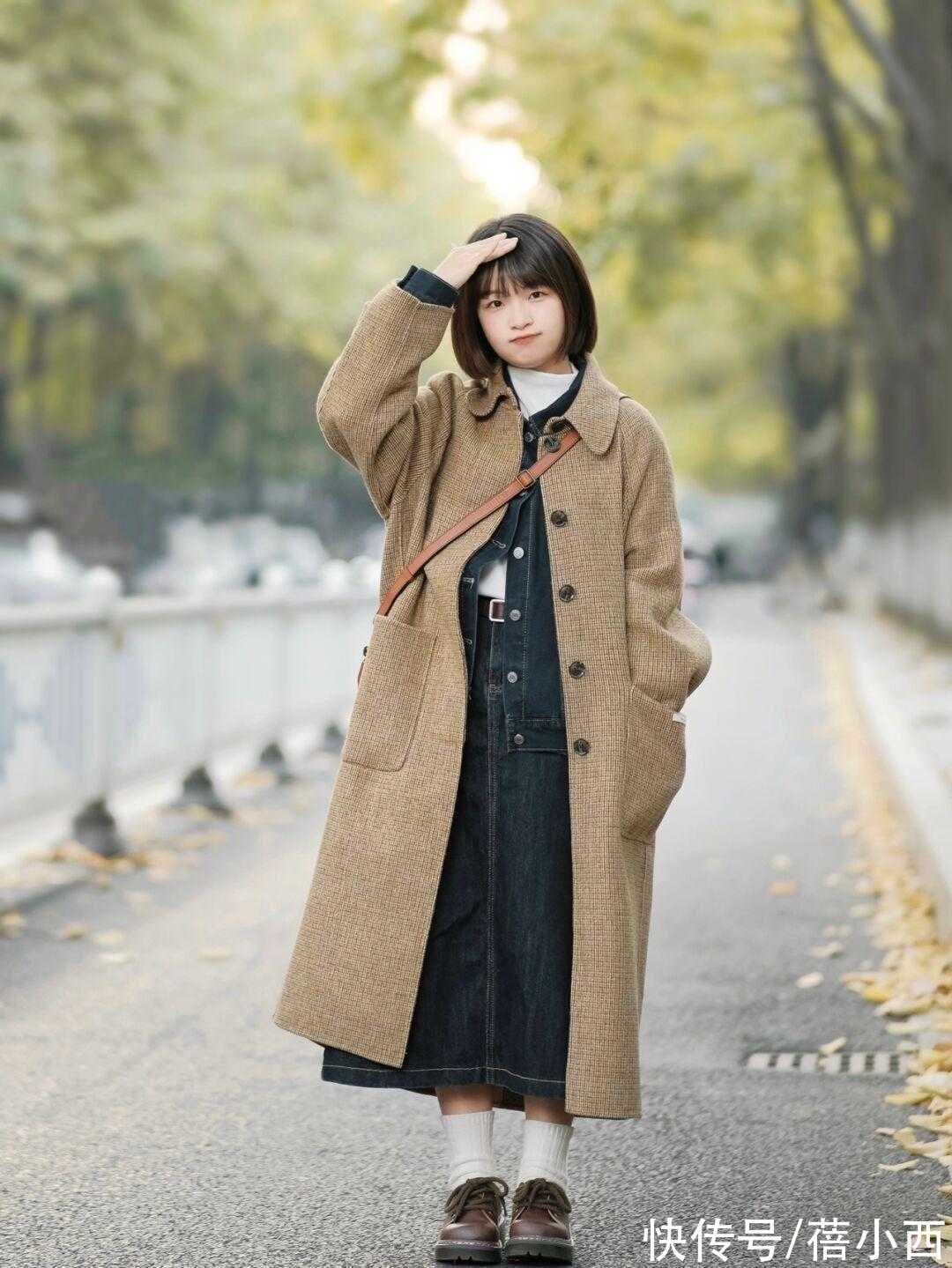 小个子|小个子入冬少穿“羽绒服”，建议多穿“大衣”，简约高级还耐看