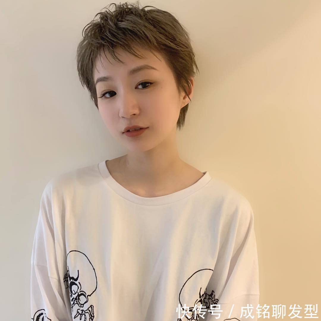 发型|短发三个月能齐肩吗?不可能,但可通过这四款发型度过留发尴尬期