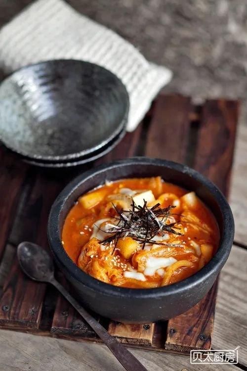 一人食的小火锅，每天都要不一样的好吃味，全身暖暖的！