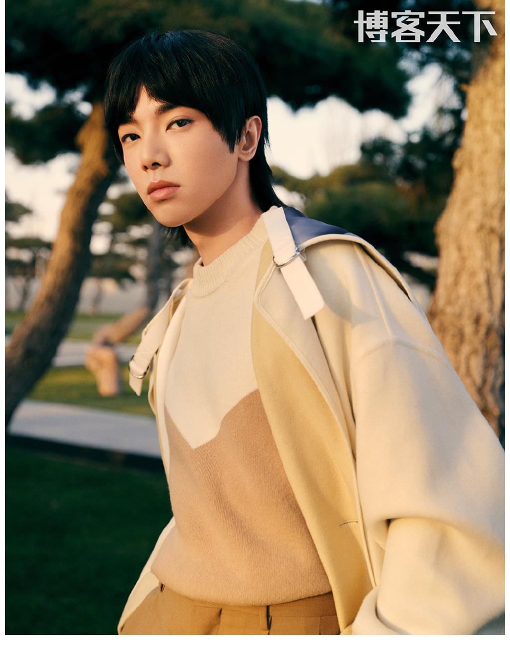 华晨宇×博客天下跨年刊封面专访。华晨宇:明月松间照