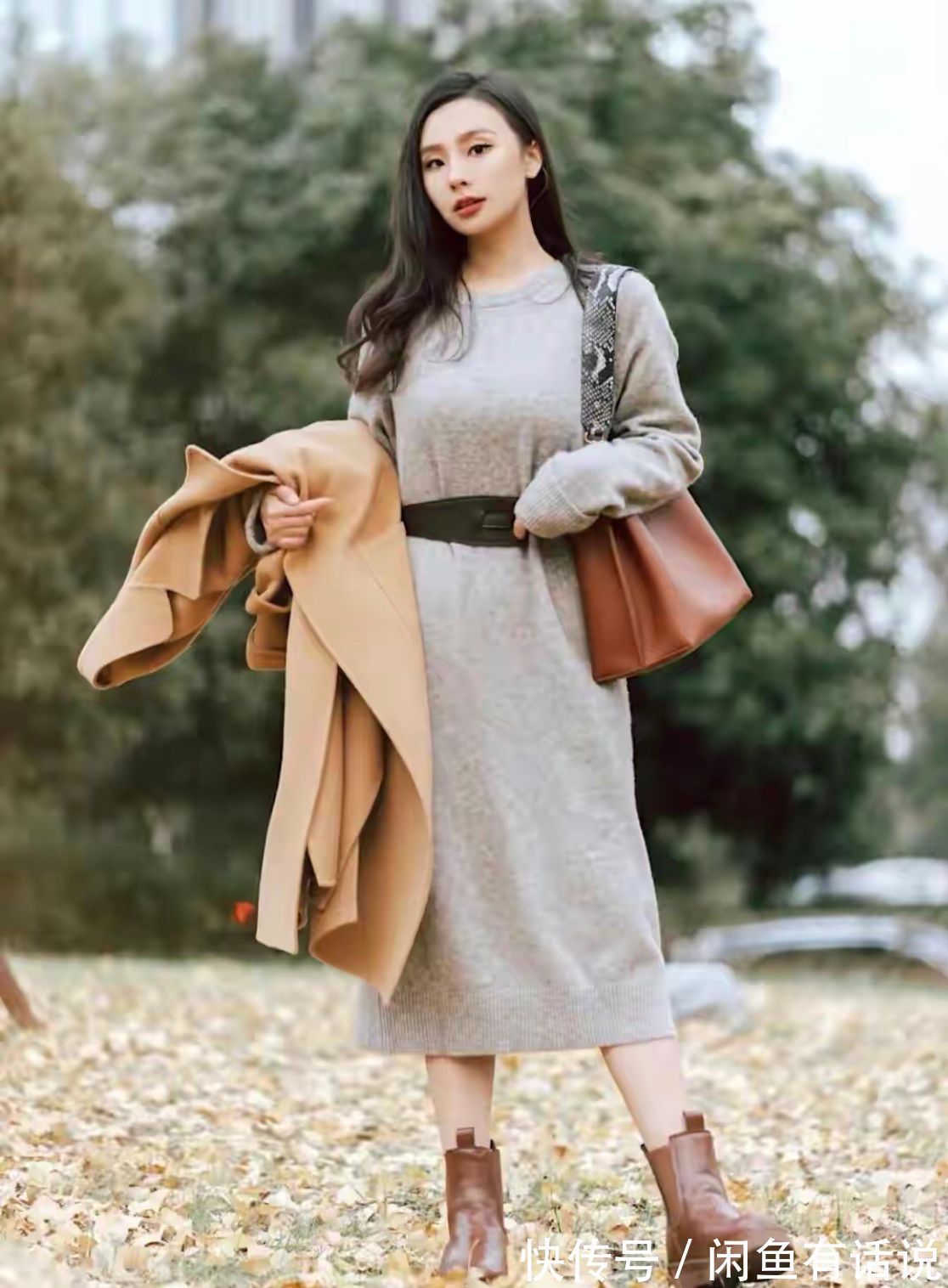 毛呢|真正见过世面的中年女人,冬天穿裙有“3穿3不穿”,一看就很高级