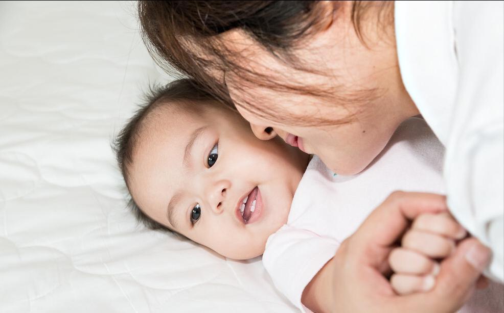 魔力|宝宝笑声有“魔力”,爱笑的孩子健康更聪明,10个逗笑方法很管用