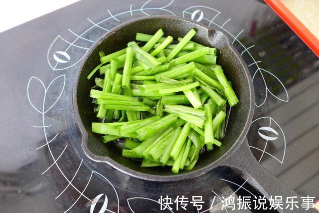 面团|做葱油饼时,只要掌握这1步,面饼柔软有筋道,凉了也不硬