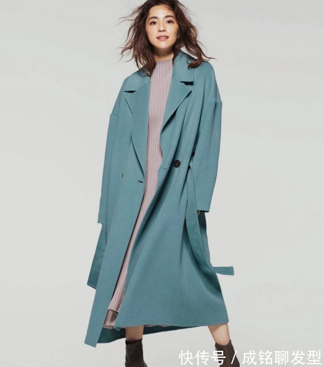 冬天|四十岁的女人冬天少穿黑色,这种颜色不仅显白,减龄更有高级感