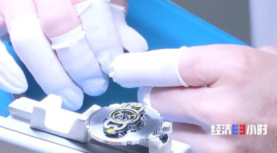 林秉强|“国货之光”！中国腕表入围钟表界“奥斯卡奖”！起售价2万元！小众表品牌崛起→