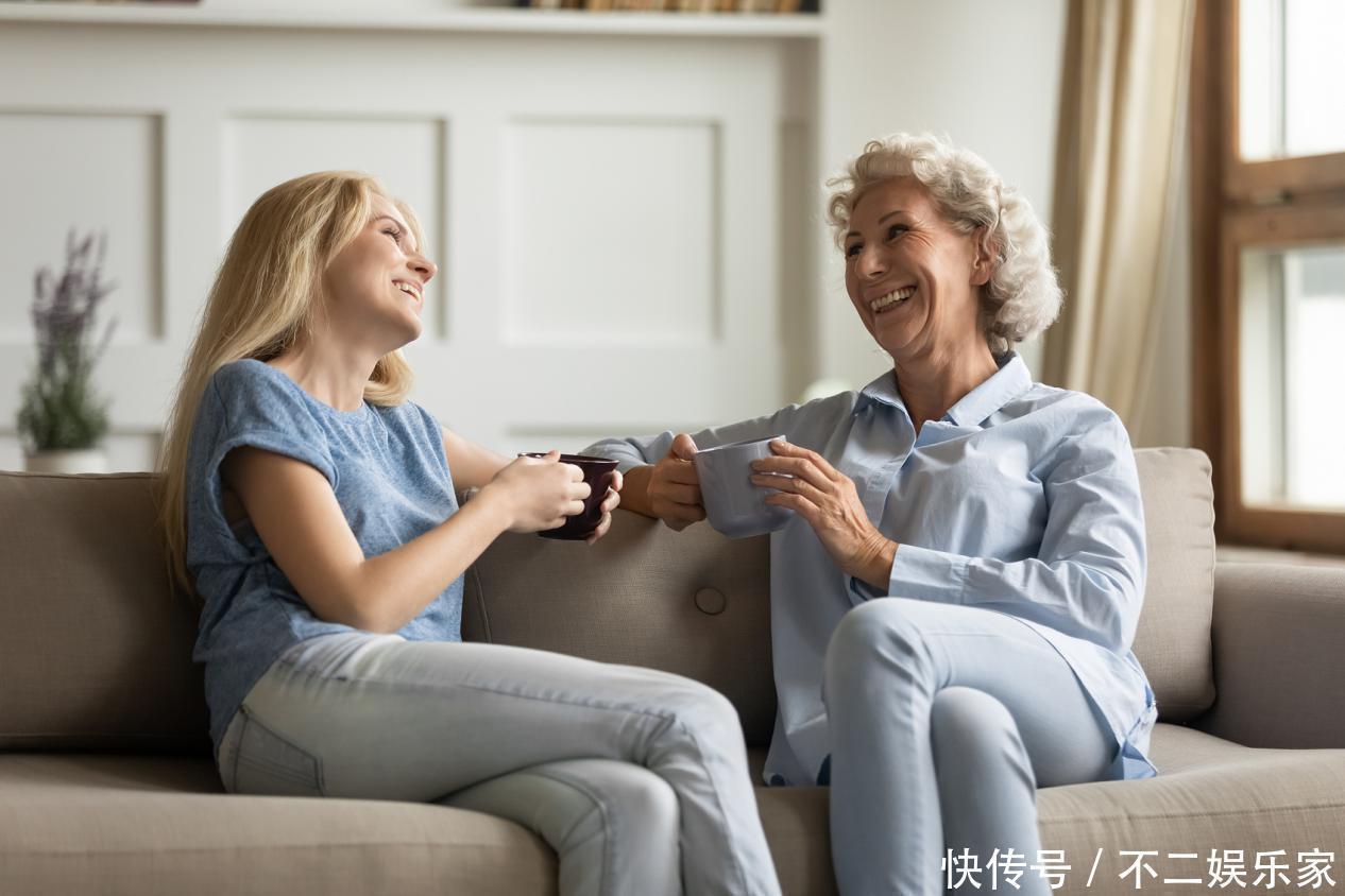 女性|超准老年痴呆测试:树上有一个女性背影,能一眼就看出的人太牛了