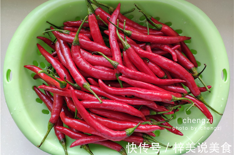 秘制辣椒酱,详细做法和配方分享,无添加剂又香又辣,能吃大半年