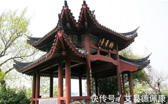 李白|崔颢的《黄鹤楼》，为什么让李白自愧不如？