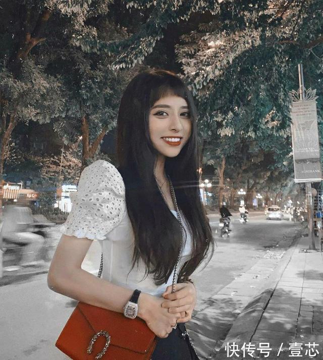 tr越南健身网红练出“耳机腰”，完美腰臀比0.7，减脂方式很独特！