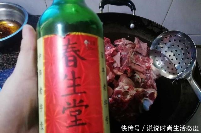 补冬少不了羊肉，羊肉做得好，有两样调料少不了