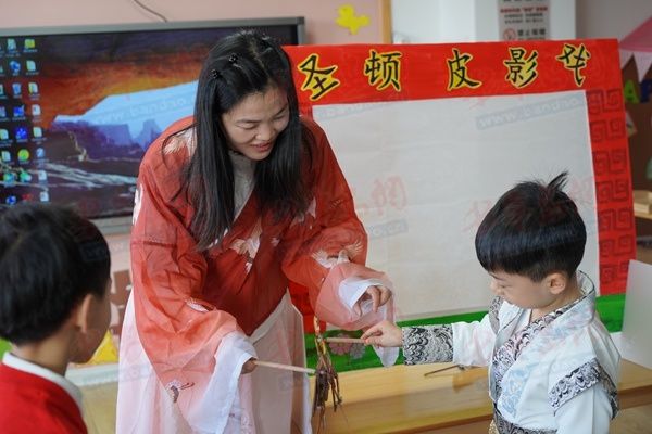 圣顿公学幼儿园|逛庙会 迎开学 圣顿公学幼儿园举行“健康成长，快乐起飞”主题开学嘉年华活动