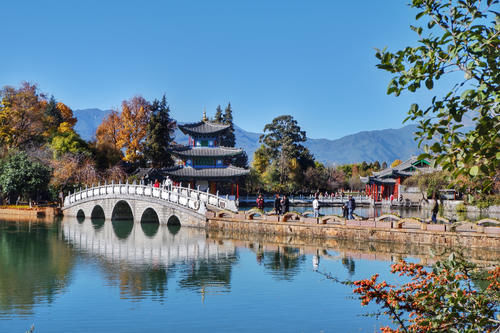 丽江最美的雪山公园，曾因门票收费遭差评，如今免费开放游人多