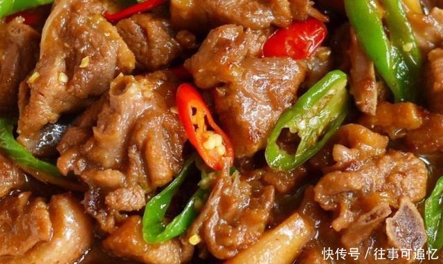 用啤酒炖鸭肉,鸭肉软嫩鲜香,不柴也不腥,下酒又下饭,全家都爱