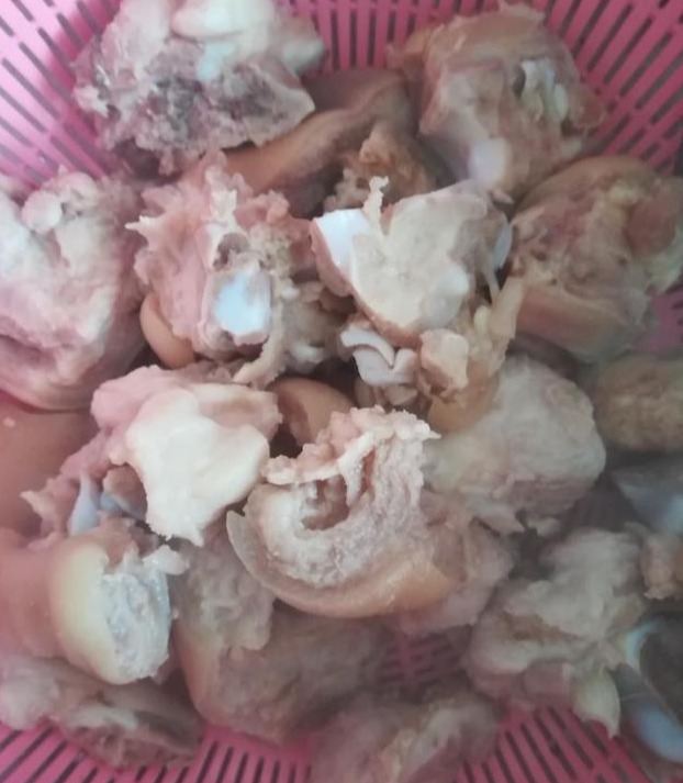 猪蹄这样做太好吃了,只需一步,软糯入味又劲道,3斤猪蹄不够吃