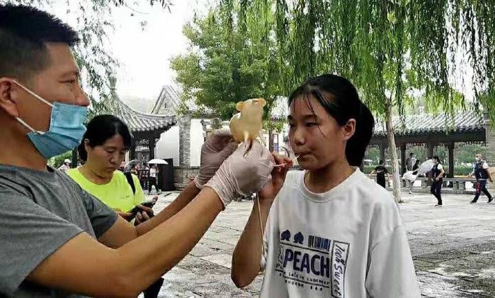 吹糖人|体验式“吹”牛，传统手工艺吹糖人融入人们生活