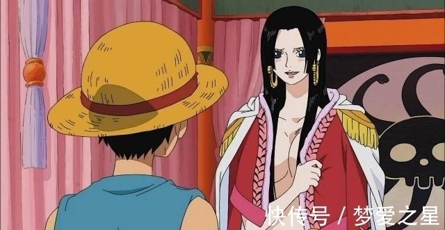 路飞|海贼王:女帝白星同款“宠溺”,罗宾也不差,可路飞只对她“好”