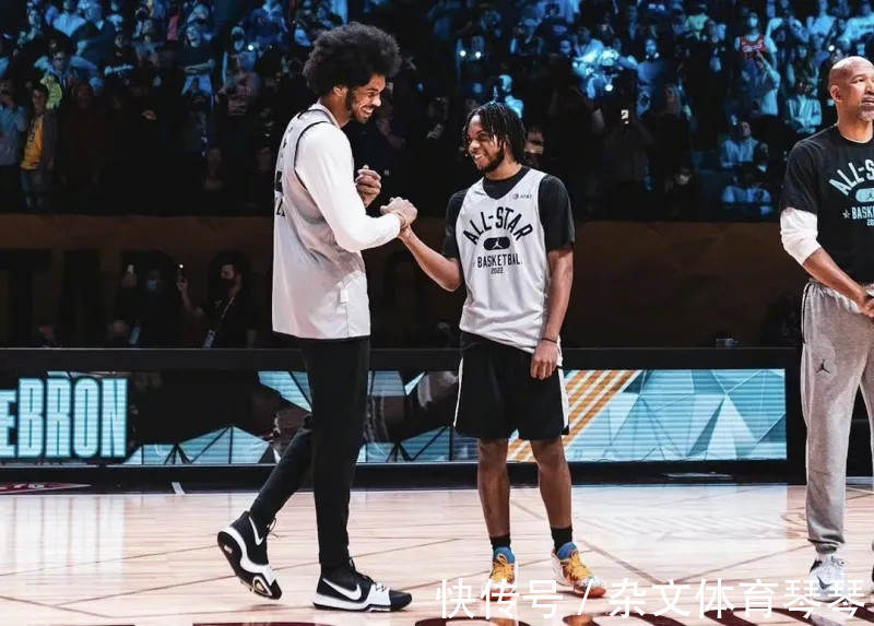 阿迪 东方力量闪耀全明星!老詹换了三双鞋,阿迪太惨,UA是最大赢家?