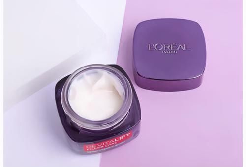 皮肤总爱出油怎么办？教你1招，让油皮拥有清透肌肤，保湿又美白