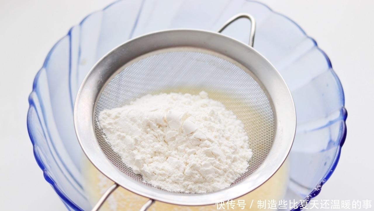 火遍美食圈的芋泥肉松抱抱卷,做法超简单,在家就能做,真好吃