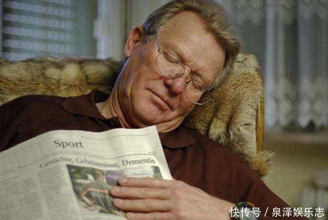 肚子|哪些原因导致肚子长赘肉这些不良习惯一定要戒掉