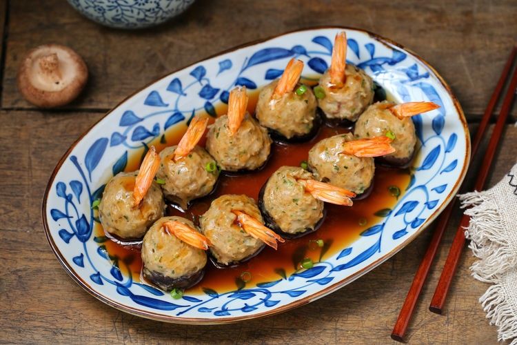 颜值|大虾和香菇配成对,上锅蒸一蒸,鲜美嫩滑颜值高,远离油烟困扰!