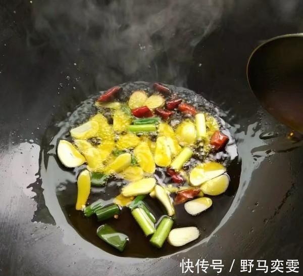 蒜香莴笋|便秘最怕这个菜,3元一斤,2块钱能炒一大盘,常吃宽肠通便