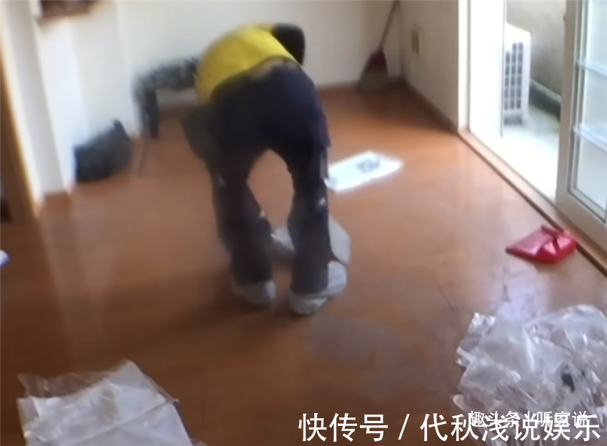 保洁师们|日本人家政有多牛?打工人19㎡的家垃圾堆到胸口,保洁师:小场面