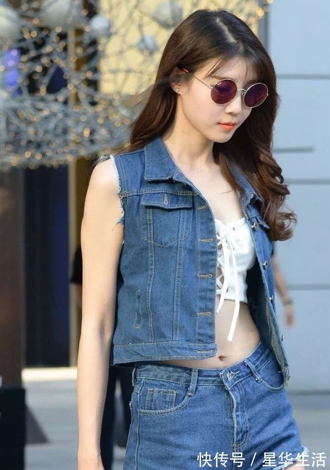 小姐姐 一身简约的牛仔装,给人带来一种青春活力的好气质
