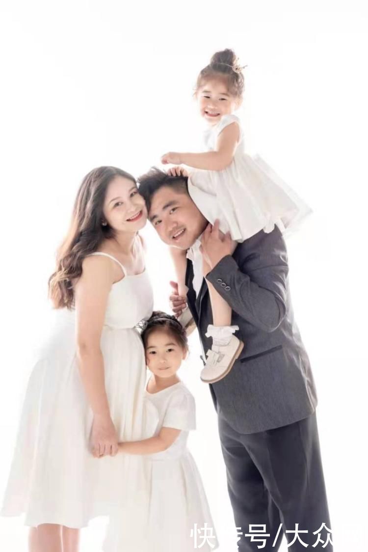 王鹏|青岛三孩家庭探访：曾纠结要不要，爸爸直言幸福感大于压力，更有奔头