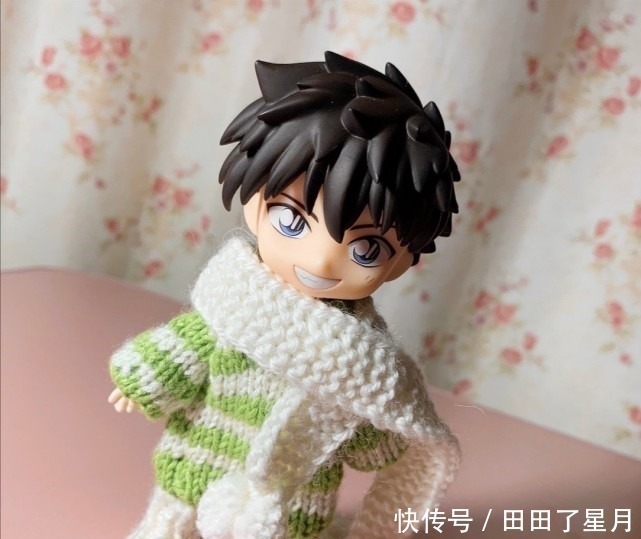 围巾|网友的妈妈给“快斗”手办织毛衣,次元融合感满满!