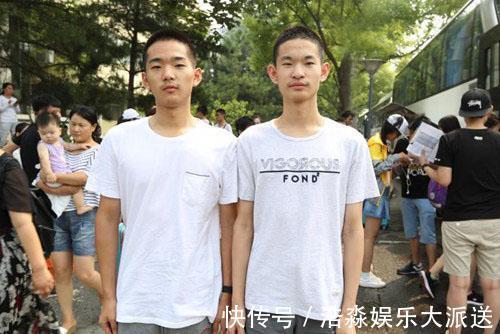 美国|双胞胎男孩，一个在美国长大，一个在中国长大，长大后不像亲兄弟