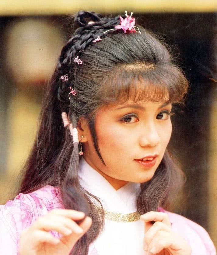 神雕侠侣|同样被点穴,同样是花容月貌,为何小龙女遭遇玷污,黄蓉却没事