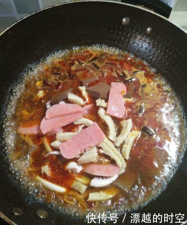 鸭血这样做,麻辣鲜香,爽翻你的味蕾,川渝人超喜欢!