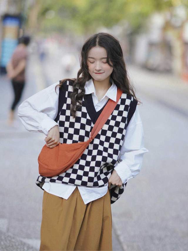 衬衫|立秋之后,小个子该怎么穿?试试“衬衫+半身裙”,显高又好看