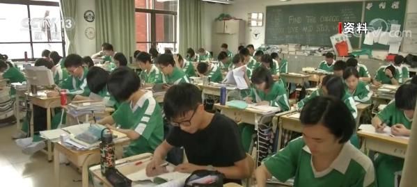 突发事件|《未成年人学校保护规定》颁布：四类人员学校不得聘用